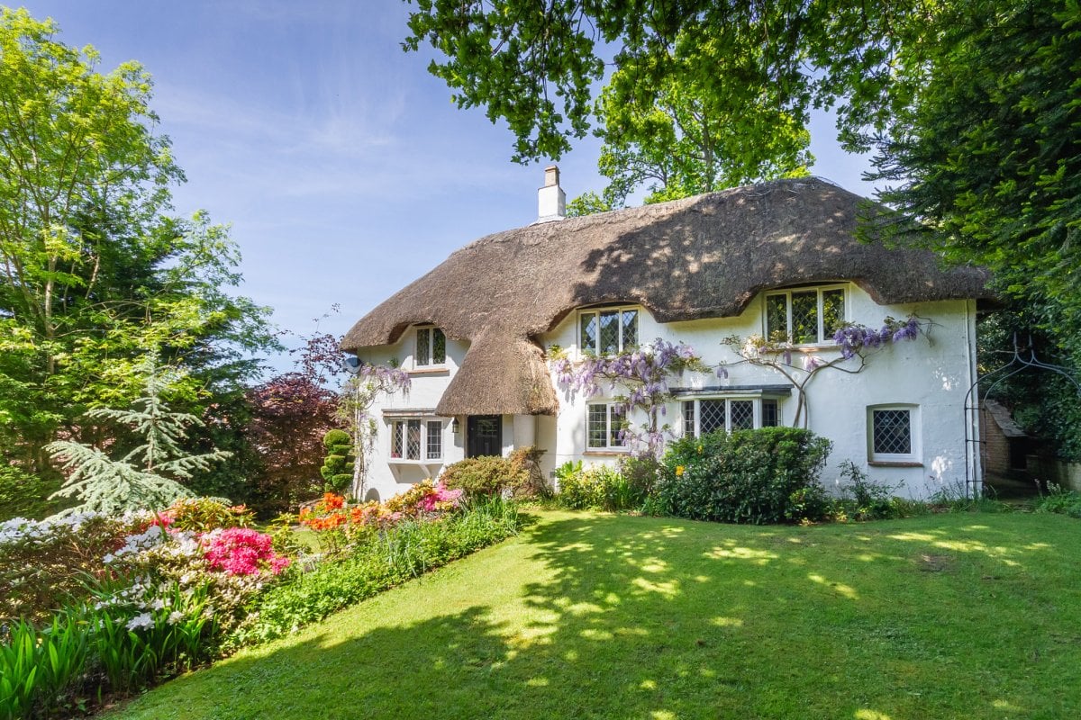 Forest Drove - quintessential thatched cottage